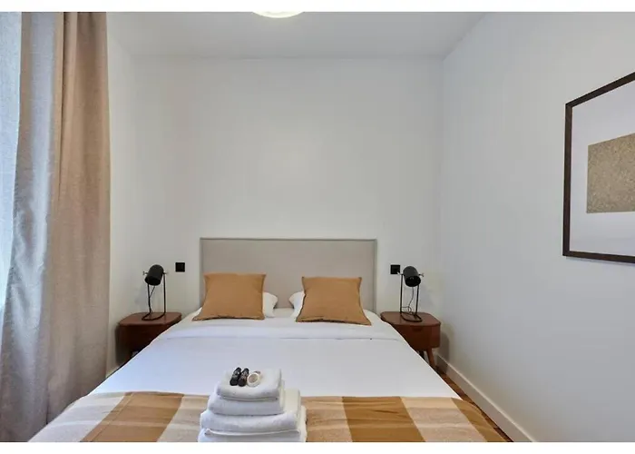 In The Center Of By Prestige Daire Paris