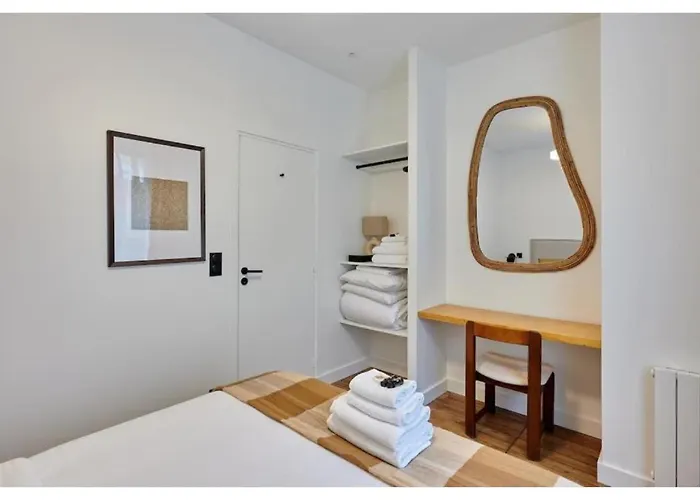 Apartment In The Center Of By Prestige *