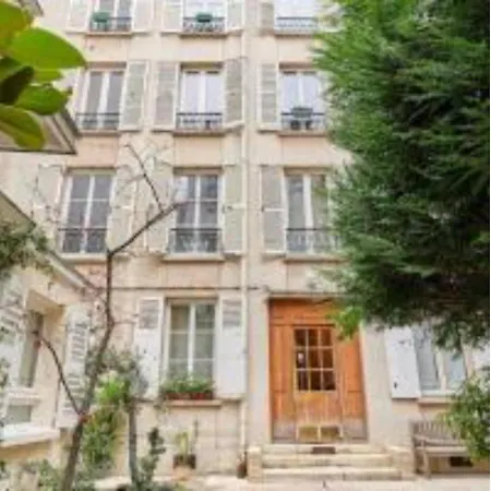 公寓 In The Center Of By Prestige *