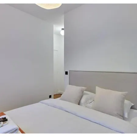 In The Center Of By Prestige * 巴黎